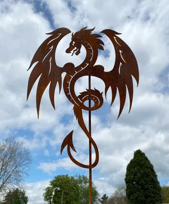 Produktbild von Gartenfigur Mächtiger Drache 60x46cm + Stab Edelrost Gartenstecker Wetterfest Rost Metall Rostfigur Drachen Figur Dragon