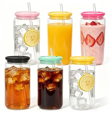 Produktbild von Omgoods – Set aus 6 transparenten Trinkbechern mit Deckel und Strohhalm, 475 ml
