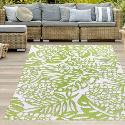 Produktbild von Pflegeleichter Outdoor-Teppich mit tropischem Design in grün Größe - 150 x 220 cm