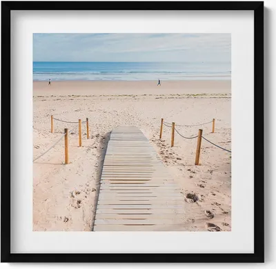 Produktbild von Holzpfad auf dem Sand– Wandbild mit Rahmen – Gerahmtes Bild  – Wanddekoration – 50x50 cm –  Schwarz Rahmen