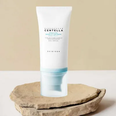 Obrázek produktu pro SKIN1004 Madagascar Centella Hyalu-Cica Water-Fit Sun Serum SPF50+ PA++++
