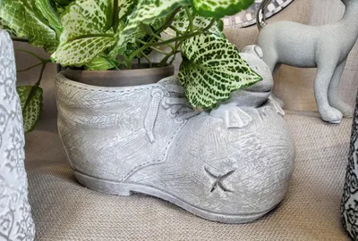 Produktbild von Dakls Beton Übertopf mit Frosch Dekoration