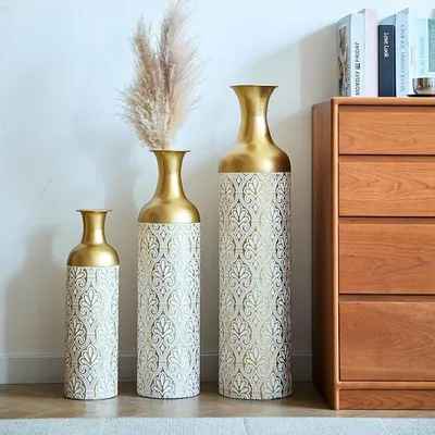 Produktbild von Bodenvasen Set, 3er Set Gold Metall Vasen mit weißen Punkten 50/66/83 cm, Hohe Deko Vasen für Pflanzen als Übertopf, Vintage Deko für Wohnzimmer, Flur und Balkon