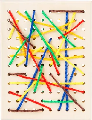 Produktbild von Small Foot 4610 Fädelbrett mit Schnürsenkeln, zur Schulung der Motorik, bunt (1 Set)