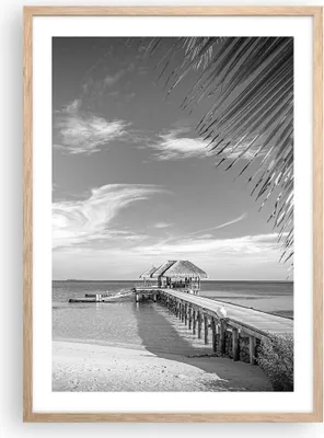 Produktbild von Gerahmtes Poster - Rahmen in heller Eiche - Himmlisch Strand Monochrom - 50x70 cm - Wand Bild - Wanddeko - Wandbilder - Kunstposter - Wandposter - Bilderrahmen - Bilder - Kunstdruck - P2NPA50x70-4750