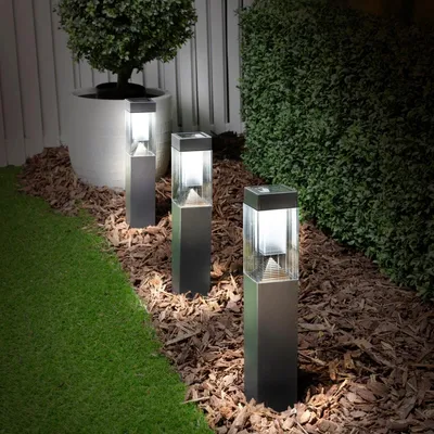 Produktbild von Grundig Solar Gartenbeleuchtung 1 Stück – Gartenlampe mit Solarenergie – Solarlampe – Gartenfackeln – LED-Außenleuchten – Schwarz