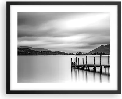 Produktbild von Gerahmtes Poster - Schwarzer Rahmen - Schwarzweiß Landschaft See - 50x40 cm - Wand Bild - Wanddeko - Wandbilder - Wandposter - Bilderrahmen - Bilder - Kunstdruck - Wandbild - P2BAA50x40-4321