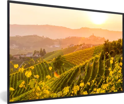 Produktbild von MuchoWow® MuchoWow® Gerahmtes Poster Italien - Weinberg - Sonne 30x20 cm - Poster mit zchwarzem Bilderrahmen - Kunstdruck - Bild-Poster