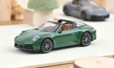 Produktbild von NOREV 1:43 Jet-Car Porsche 911 (992) GTS Targa (2024) - British racing green