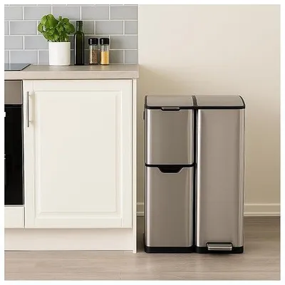 Imagen del producto de Contenedor de residuos con sistema de separación de residuos, con 3 compartimentos. Cubo de basura de 60 litros