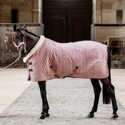 Produktbild von Kentucky Horsewear Turnierdecke 160g Show Rug Velvet Stalldecke Altrosa 145