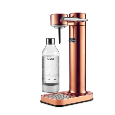 Produktbild von Aarke Carbonator II Wassersprudler (Edelstahl Gehäuse, Soda Sprudelwasser, inkl. PET-Flasche, kompatibel mit CO2 Sodastream Zylindern) Kupfer