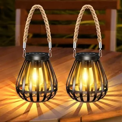 Produktbild von 2 Stück Solarlampen für Außen Hängend, Metall Solar Laternen für Draußen mit LED-Glühbirne, IP65 Wasserdicht Solarlampen für Außen Terrasse Balkon Hof