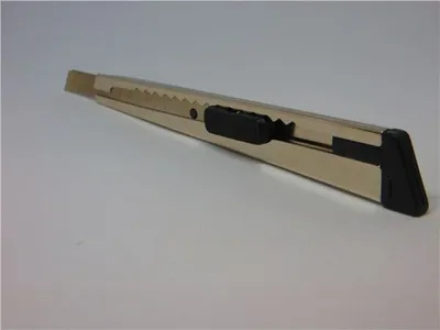 Obrázok produktu pre Odlamovací nôž, kovový, 9 mm