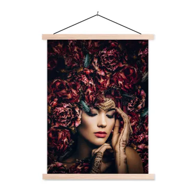 Produktbild von MuchoWow® Textilposter Frau - Blumen - Henna - Porträt 40x53 cm mit holzfarbenen Rahmen - Schlafzimmer