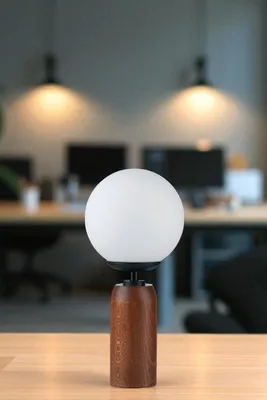 Produktbild von Opviq, Moderne Tischlampe mit Holzgehäuse, Ø15 cm, E27, IP20, 100 cm Kabel