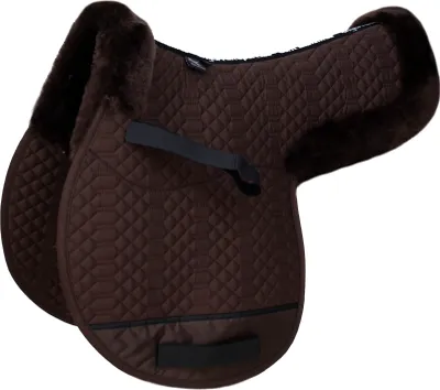 Produktbild von Engel Reitsport Satteldecke SADEK2 Lammfell & Baumwollsteppstoff, Fell in Sattellage, Fellkranz vorne & hinten, Mocca-Mocca-VSS (Vielseitigkeit/Springen)