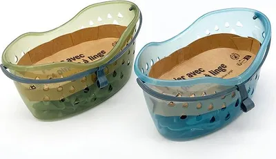 Image de Panier à linge avec 24 pinces à linge en plastique – Rm
