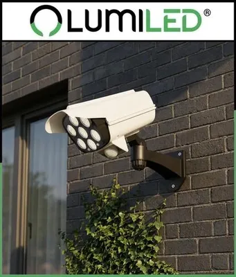 Zdjęcie produktu dla LUMILED Solarna lampa ścienna LED, atrapa kamery LEMER z sensorami, pilot, 6500K, światło białe, IP44, lampa zewnętrzna do ogrodu, oświetlenie zewnętrzne, odporna na bryzgi, czujnik zmierzchu