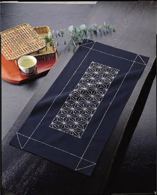 Produktbild von Olympus Sashiko Stickpackung "Tischläufer", Stoff bedruckt, 35x70cm, Original aus Japan