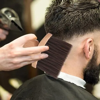Produktbild von Nackenbürste für Haarschnitte mit weichen Borsten und Holzgriff, Reinigungszubehör für Friseursalon und Zuhause