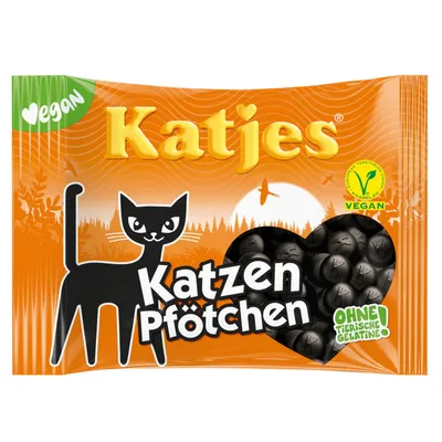 A bag of Katjes Katzen Pfötchen candies.