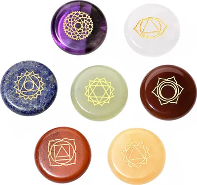 Produktbild von Morella 7 Chakra-Edelsteine Set, Gravierte Heilsteine Collection rund mit Amethyst, Bergkristall, Lapislazuli, Roter Jaspis, Aventurin, Gelbe Jade, Roter Achat