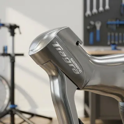 Immagine prodotto di Targhetta SHIMANO ST-4700 sinistra incl. viti - Ricambio per leva STI...