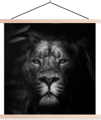 Produktbild von MuchoWow® Textilposter Tiere - Löwe - Wilde Tiere - Schwarz - Weiß 120x120 cm mit holzfarbenen Rahmen - Textil-Poster
