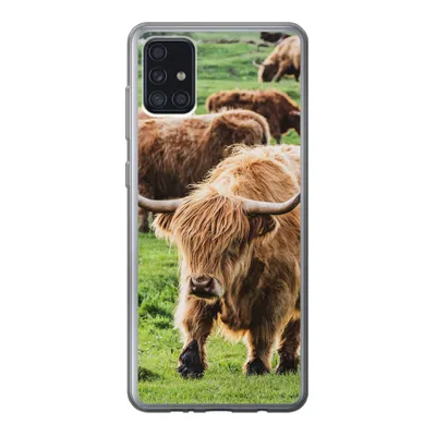 Produktbild von MuchoWow® Handyhülle Schutzhülle Hülle für Samsung Galaxy A52 5G Schottische Highlander - Tiere - Gras Silikon Softcase Handy Hülle - Umschlag