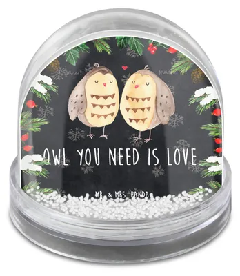 Produktbild von Mr. & Mrs. Panda Schneekugel Weihnachten Eulen Liebe - Kreidetafel - Geschenk, Hochzeit Spruch, Eule, Liebesspruch, schnee kugel, glücklich, dekoartikel, Schüttelkugel