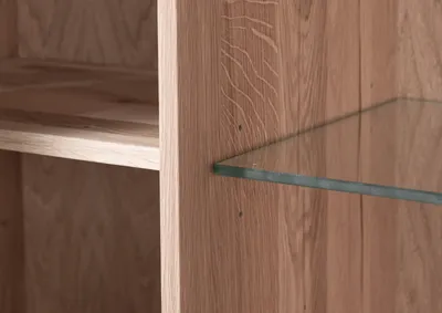Produktbild von MASSIVMOEBEL24 Vitrine Wildeiche 103x40x205 bianco geölt VILLANDERS #201