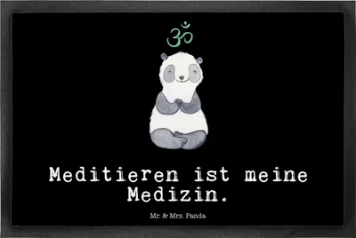 Produktbild von Mr. & Mrs. Panda Schmutzmatte Panda Meditieren 40 x 60 cm - Schwarz - Geschenk, Gummimatte, Meditationskurs, Fussmatte, Meditation, fußmatte, Bodenvorleger, Eingangsmatte
