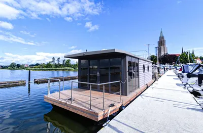 Produktbild von Jochen Schweizer Hausboot mieten mit Sauna für 2 (3 Tage); Erlebnis verschenken oder selbst erleben;  Gutschein gültig für 2 Personen