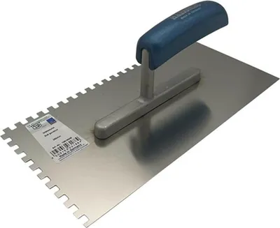 Produktbild von Glttekelle Lnge 280 mm Breite 130 mm Buchenholzgriff Zahnung 6x6 mm rostfreier Edelstahl