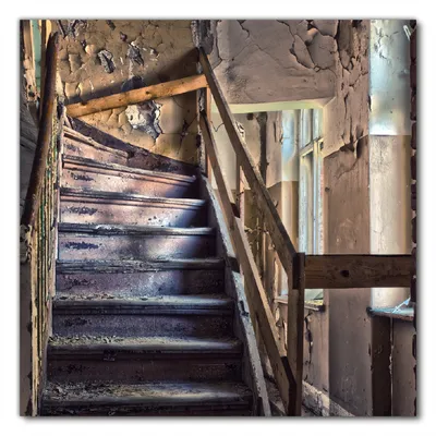 Produktbild von Wallario selbstklebende Möbelfolie/ Tischdecke für Innen und Außen, Größe: 50 x 50 cm - Treppe in einem alten Haus