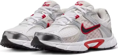 Produktbild von Nike V5 RNR Kinder Sneaker aus Textil und Synthetik mit normaler Passform und dämpfender Sohle