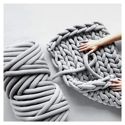 Produktbild von Grob gestrickte Kuscheldecke, 500g, Länge ca. 25m, Garn für Handstrickarbeiten, weiches Wollgarn, geeignet für Haustierbett und Sofa
