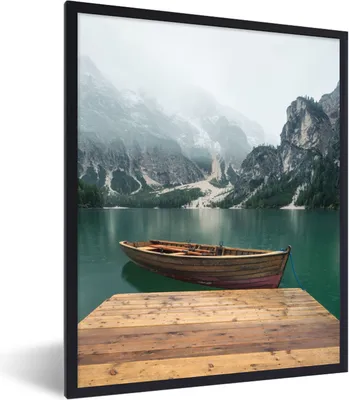 Produktbild von MuchoWow® Gerahmtes Poster Nebel - Schnee - Berg - Boot 60x80 cm - Poster mit Schwarzem Bilderrahmen Wandposter Rahmen Foto Bilder - Premium - Wanddeko Wohnzimmer