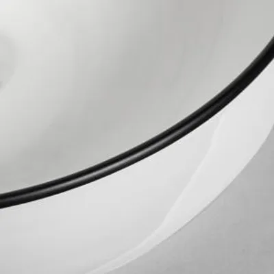 Zdjęcie produktu dla Umywalka nablatowa KERRA KR-98 WH/BL, ceramiczna, biała z czarnym rantem, średnica 41,5 cm