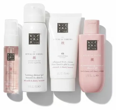 Obrázek produktu pro Pěnový sprchový gel 50 ml / Sprchový olej 75 ml / Tělové mléko 70 ml / Sprej na vlasy a tělo 20 ml – Malá dárková sada Rituals Sakura
