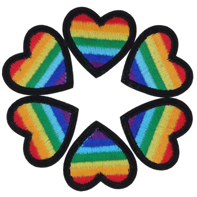 Produktbild von Set mit 6 Regenbogen-Herz-Applikationen zum Aufbügeln