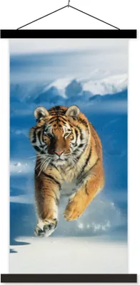 Produktbild von MuchoWow® Textilposter Tiger - Schnee - Lauf 90x180 cm mit schwarzem Rahmen - Dekoration Wohnzimmer