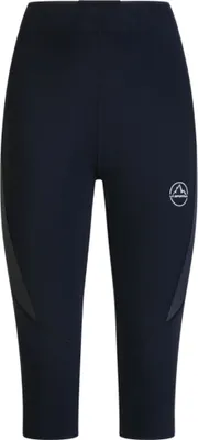 Dunkelblaue 3/4-Laufhose für Damen von La Sportiva; Modell Triumph Tight 3/4 W; mit reflektierendem Logo.