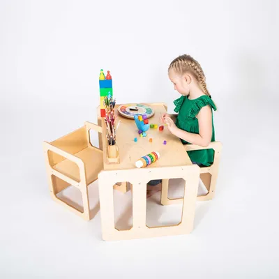 Productafbeelding van Montessori tafel om te spenen en set van 2 stoelen