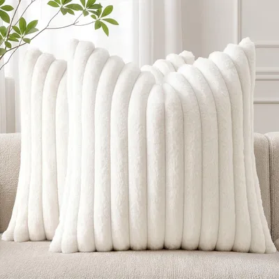 Produktbild von 2er Set Kissenbezüge 50x50 cm Flauschige Kissenbezüge aus Kunstfell für Sofa und Bett in Weiß