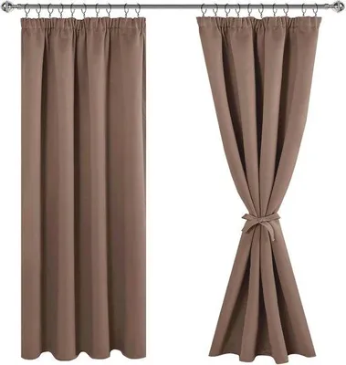 Zdjęcie produktu dla Zasłony zaciemniające z marszczącą taśmą, idealne do salonu i sypialni - zestaw 2 sztuk - kolor khaki - 183 x 167 cm