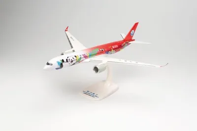 Immagine prodotto di Herpa 613521 SNAPFIT A350-900 Sichuan Panda Route 1:200