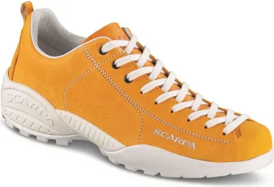 Gelbe Freizeitschuhe Mojito Summer von Scarpa mit weißer Schnürung und Gummisohle.