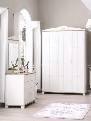 Zdjęcie produktu dla Designerska szafa garderobiana drewniana szafa meble drewno luksusowe białe 3 drzwi